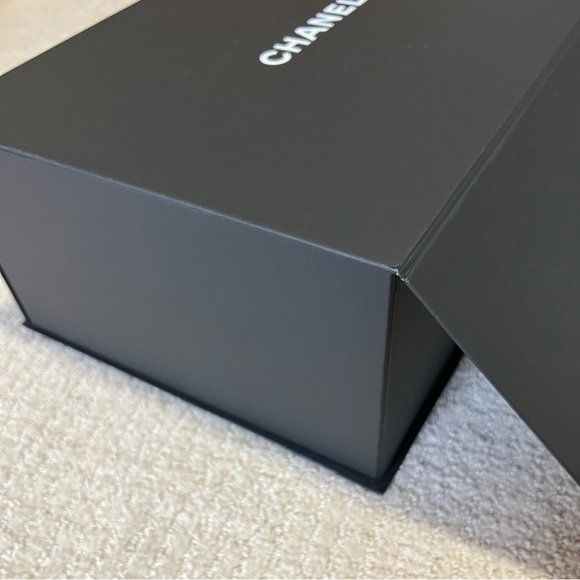 Authentic Chanel Large Magnetic Box Gift Set - Picture 5 of 15